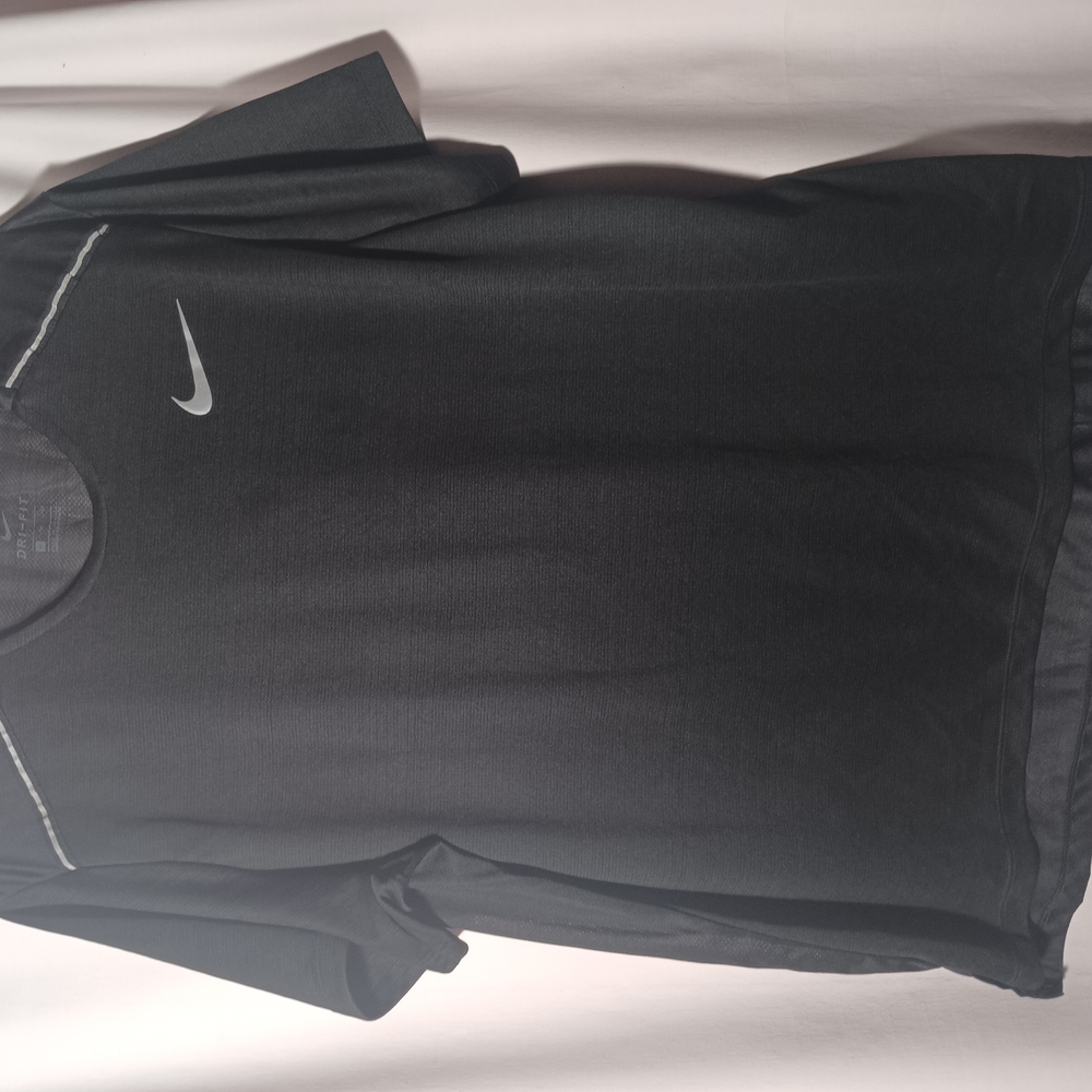 Nike Men's Black Sports Shirt - Picture 4 of 12